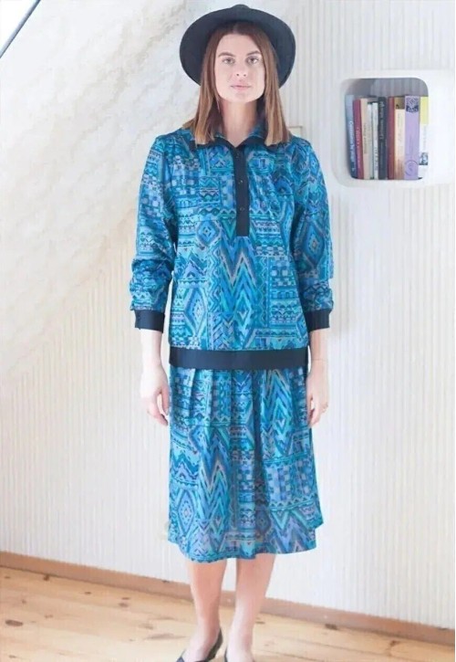 Blue and green geometrical print two piecies suit set